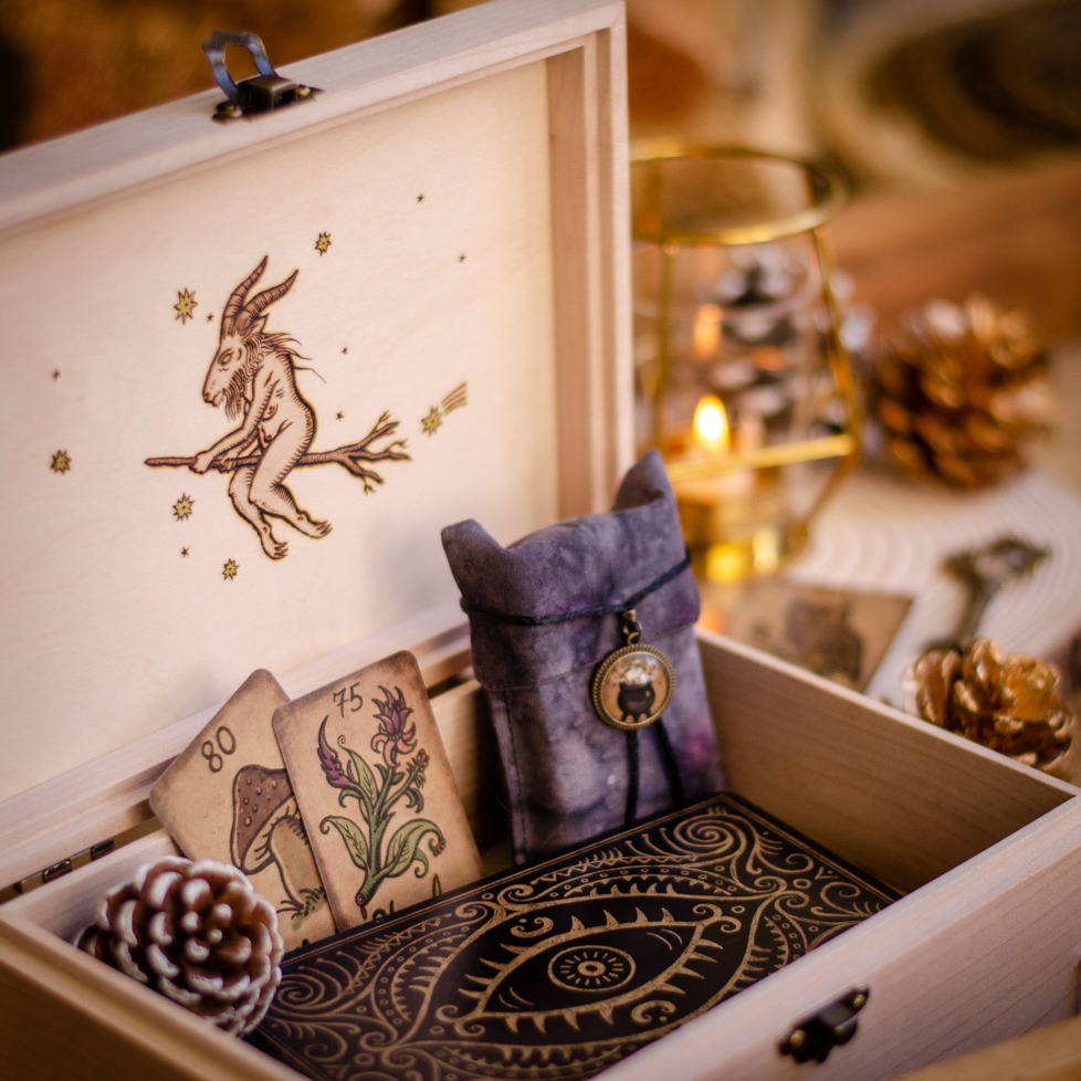 Oracle of Black Enchantment - Custom Wood Box